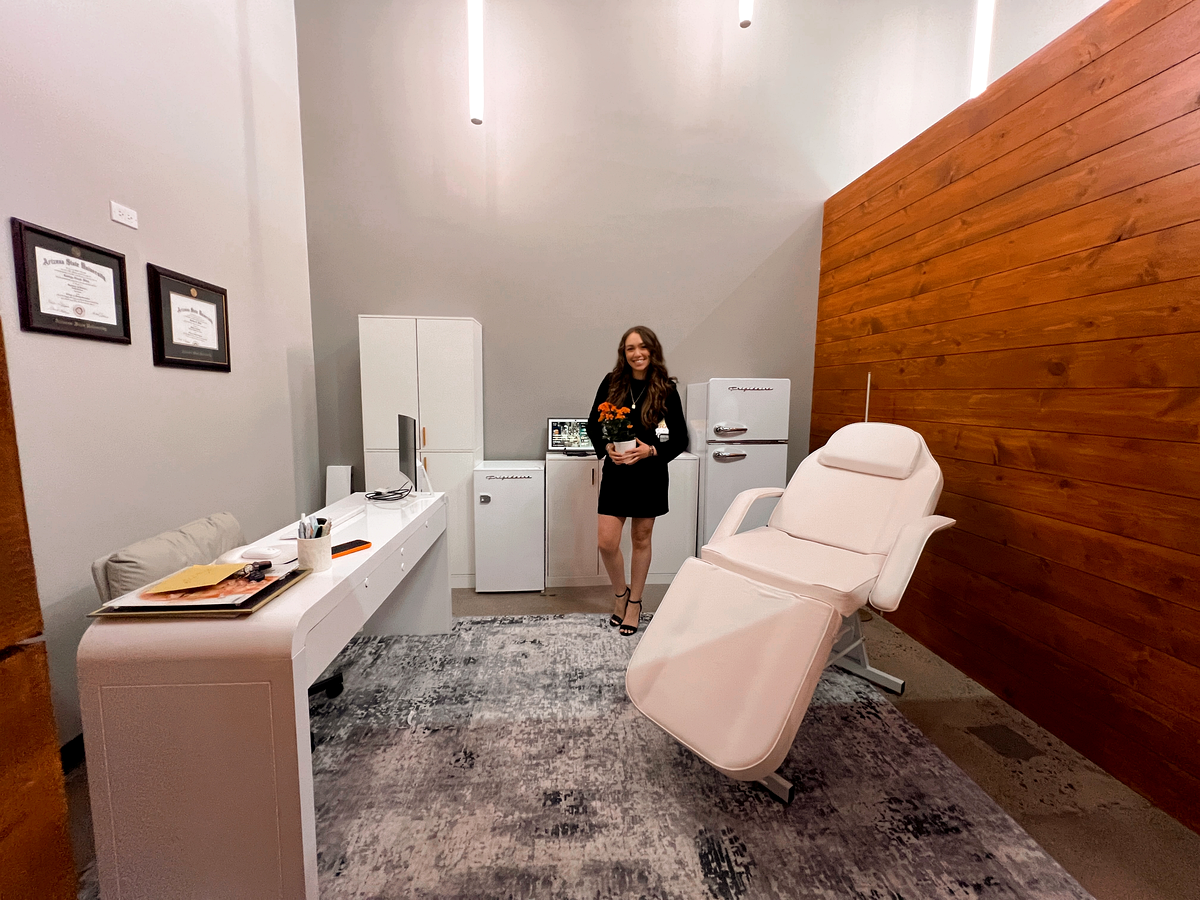 Félix Vida Wellness clinic lounge interior in Scottsdale, AZ
